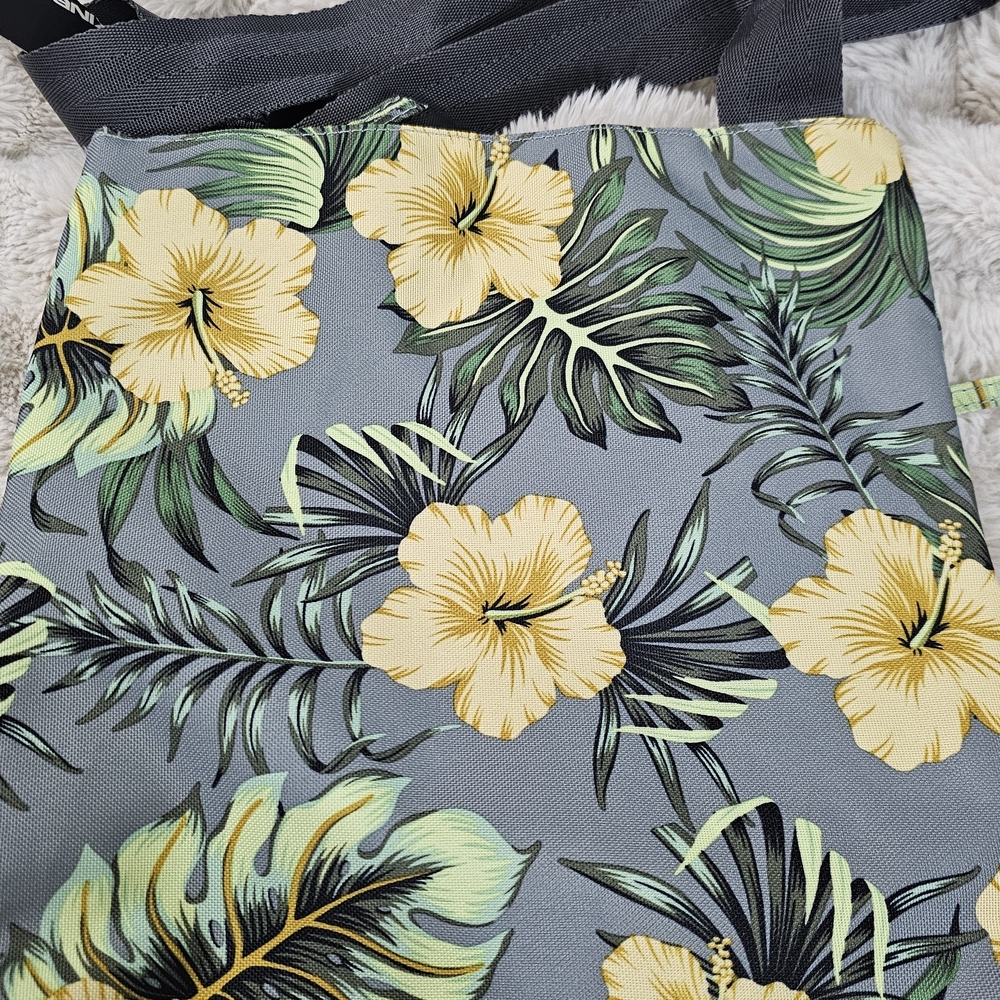 Dakine Floral Bag with Yellow and Green Details - Picture 2 of 3